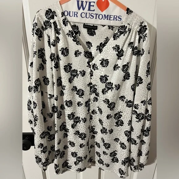 Lane Bryant Blouse Woman’s Plus Size - Picture 3 of 5